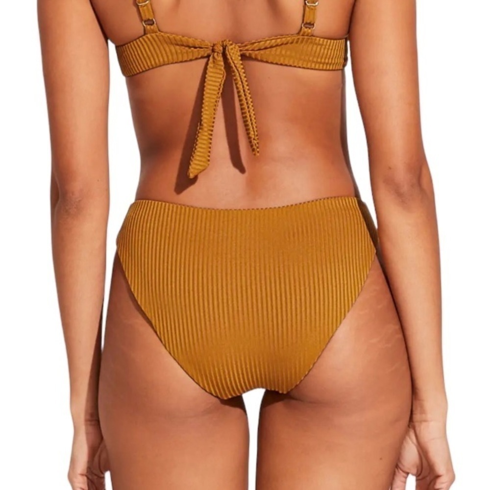 Vitamin A Cali High Leg Classic Coverage Bottom NWOT - Picture 3 of 9